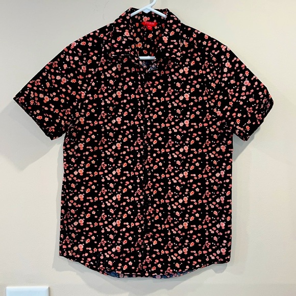 🔥Guess Shirt🔥 - Picture 1 of 5